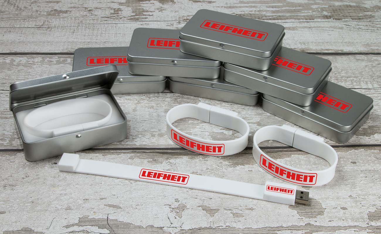 Lizzard - Custom USB Bracelet gallery thumbnail